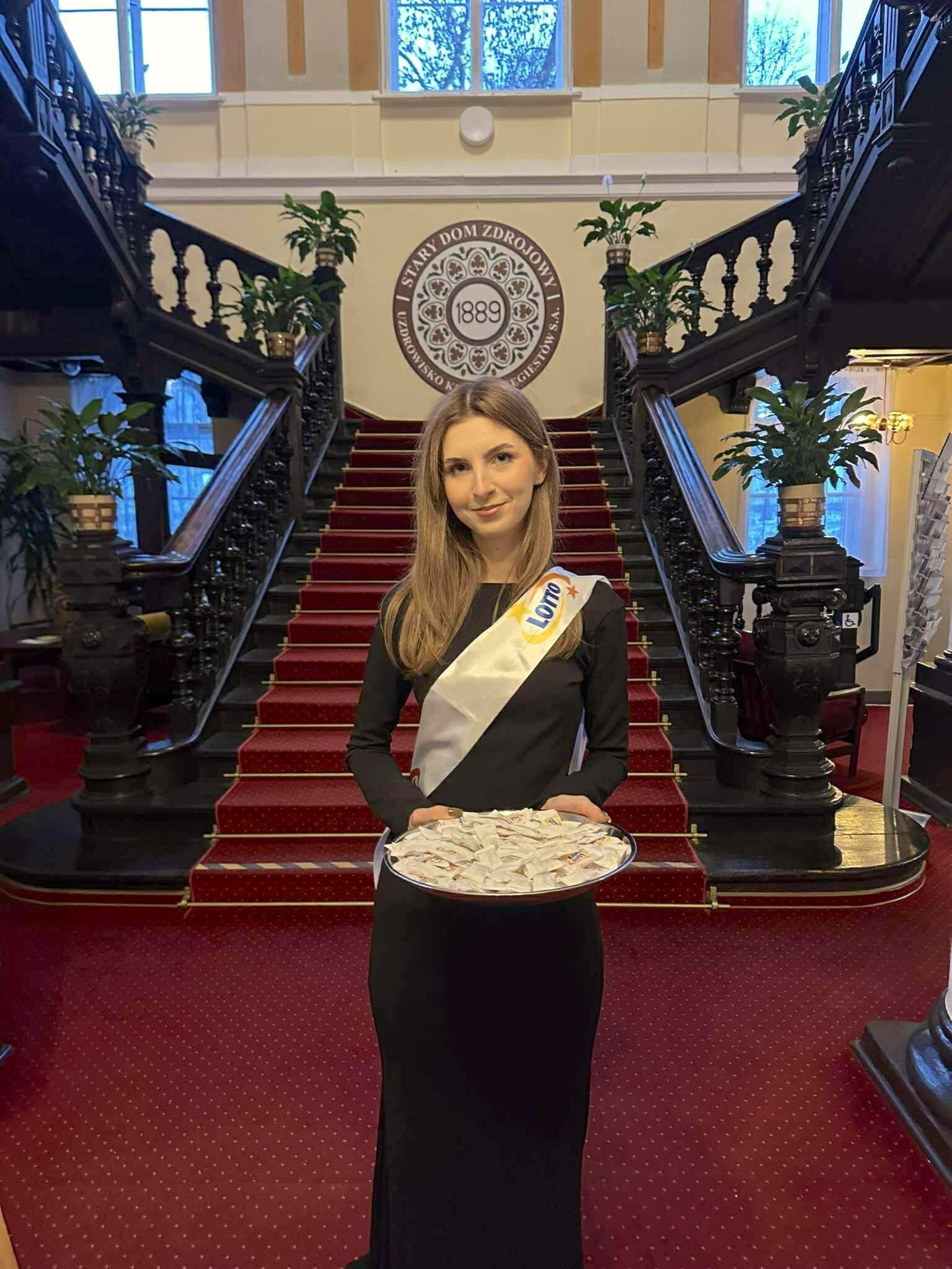 XII Międzynarodowy Konkurs Wokalny im. Jana Kiepury – Hostessy InPlus na wydarzeniu sponsorowanym przez Totalizator Sportowy LOTTO