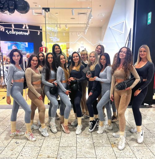 Hostessy InPlus na otwarciu butiku Carpatree w Bonarce